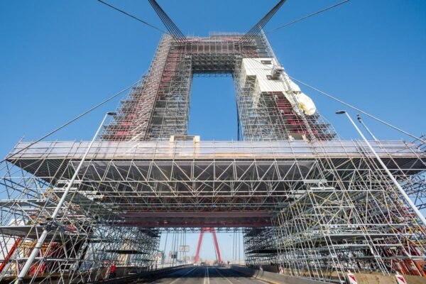 Bridges support and scaffolding Bridges support and scaffolding